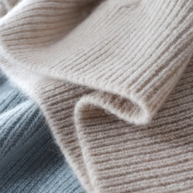 Emilia | Sweter damski z golfem ciepły i stylowy