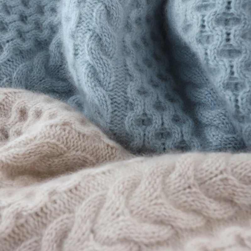 Emilia | Sweter damski z golfem ciepły i stylowy