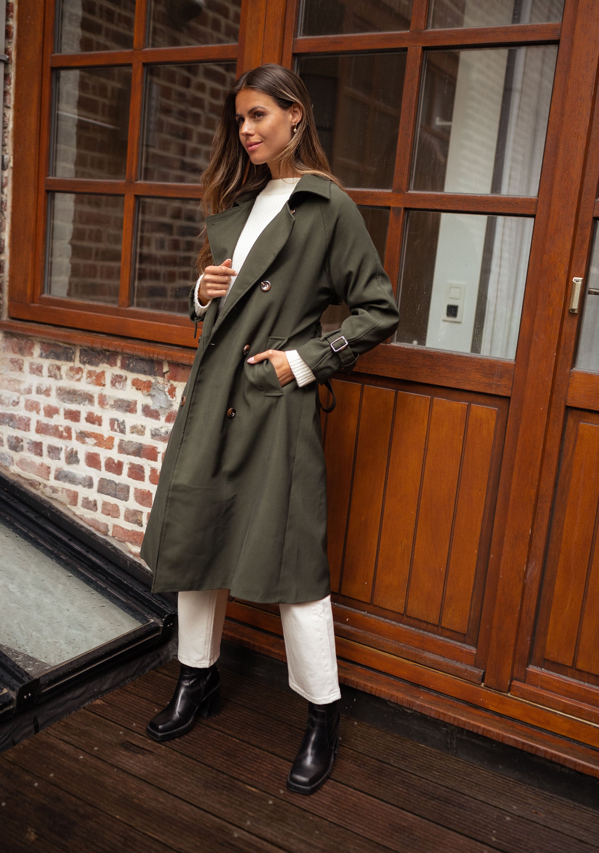 Joanna | Elegancki damski trencz na każdą okazję