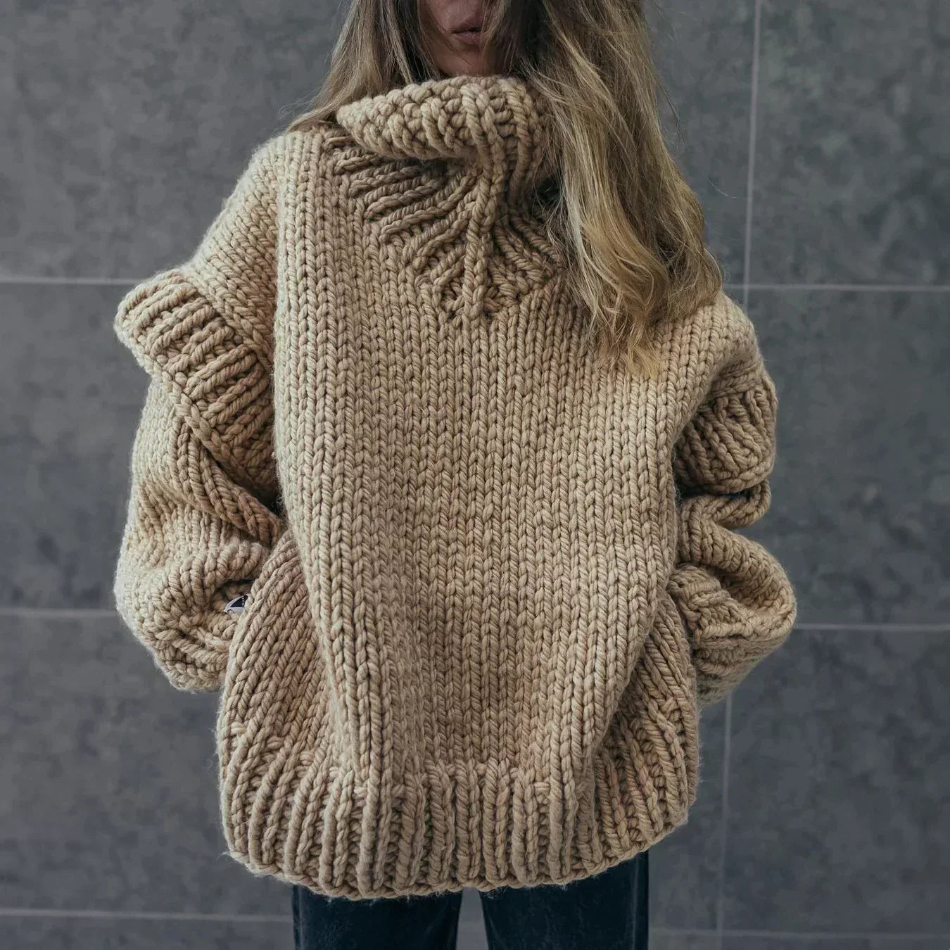 Helena | Damski sweter z golfem oversize na zimę